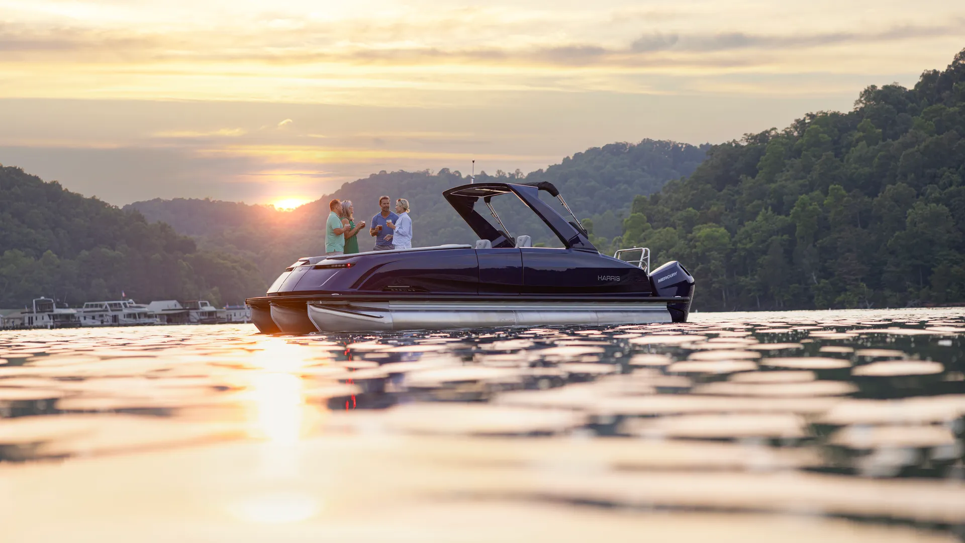 harris-pontoon-boats-crowne-250-sldh-2026-sunset-e4a6145rt2.jpg