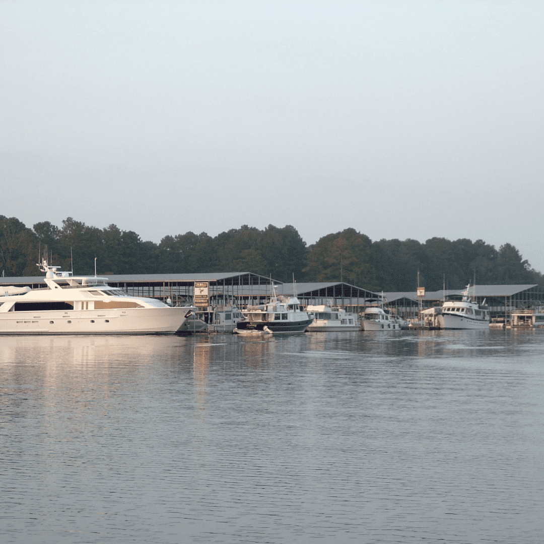 Alred Marina on Lake Guntersville in Alabama