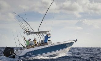2025-Boston_Whaler-230_Outrage-ID00270361_1