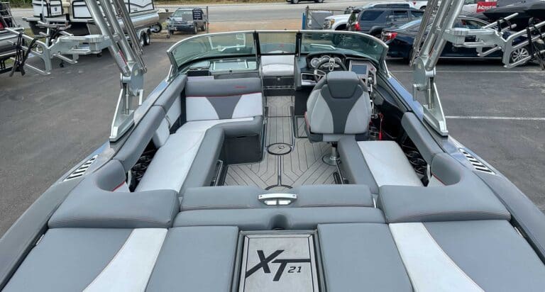 2019-MasterCraft-XT21-ID17466254_10.jpg - m0f3v4zf