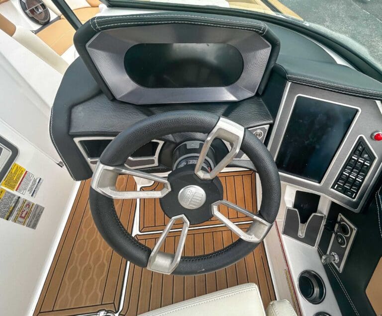 2022-MasterCraft-XT24-ID01087417_16.jpg - m0f3y1ob