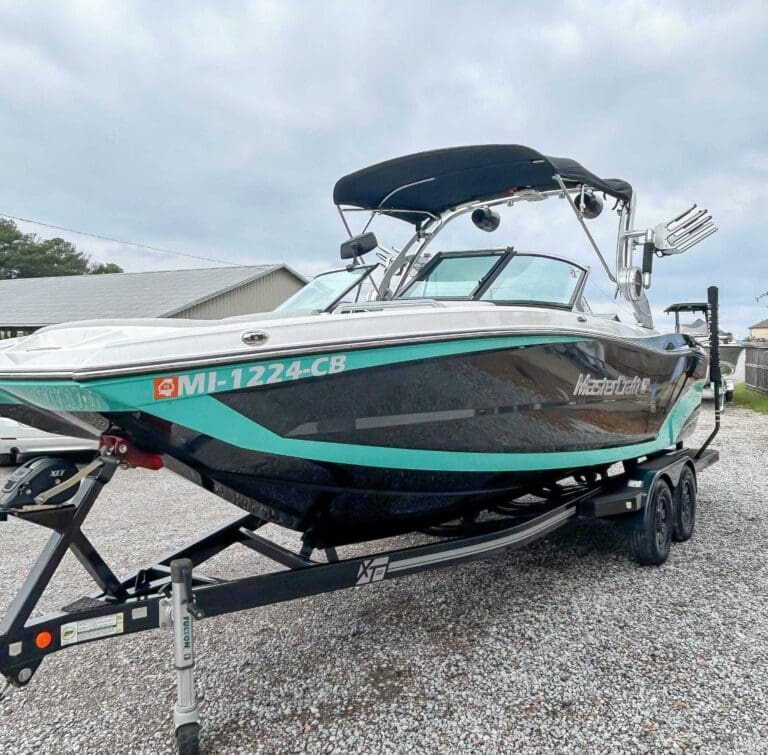 2019-MasterCraft-XT22-ID00540963_5.jpg - m18hzgn3