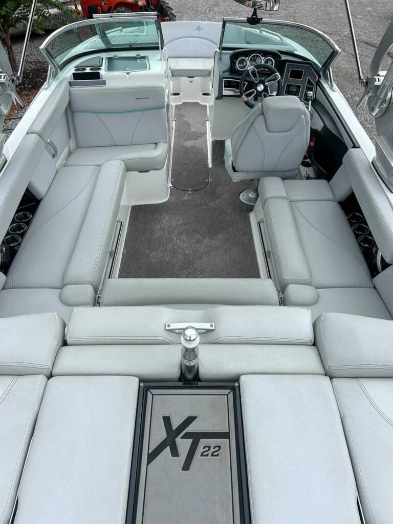 2019-MasterCraft-XT22-ID00540963_11.jpg - m18hzpsp