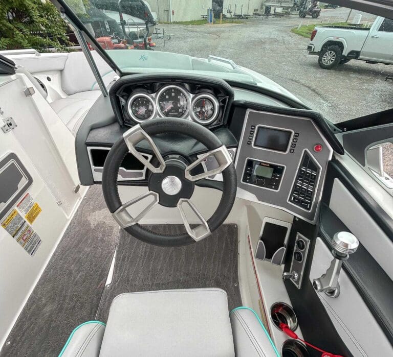 2019-MasterCraft-XT22-ID00540963_16.jpg - m18hzwyu