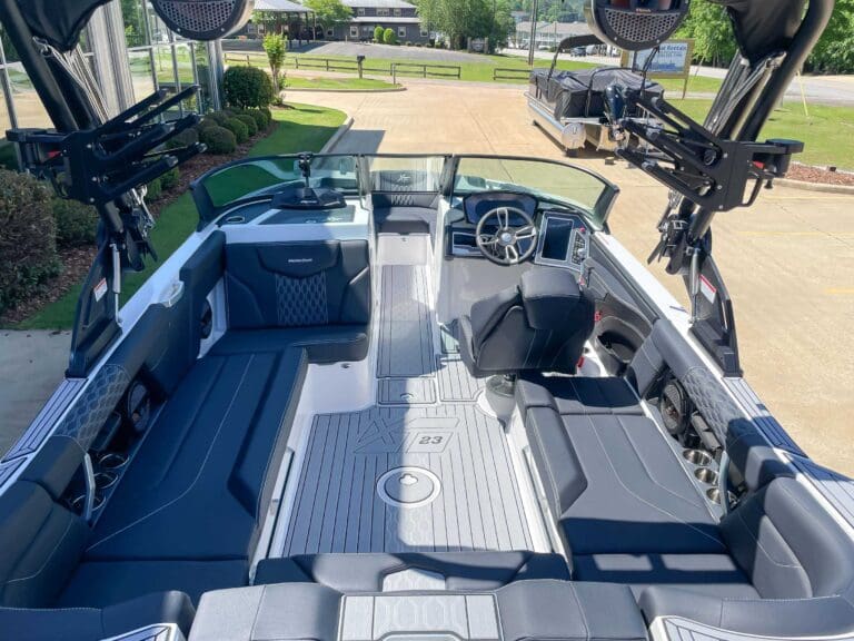 2024-MasterCraft-XT23-ID35232364_14.jpg - m2jfw189