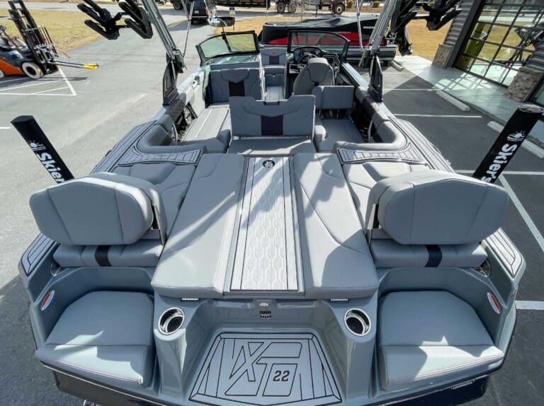 2024-MasterCraft-XT22-ID00136492_12.jpg - m2jh3b3t